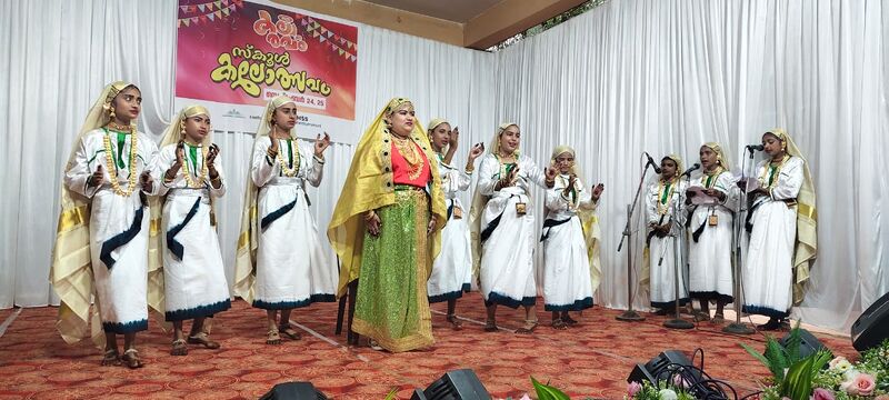 പ്രമാണം:18103 kalolsavam2025-26.jpg