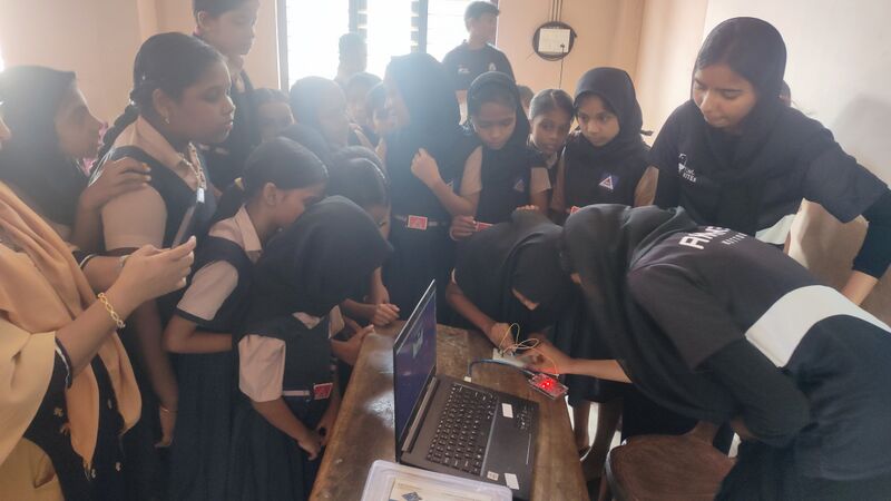 പ്രമാണം:18125 305.jpg