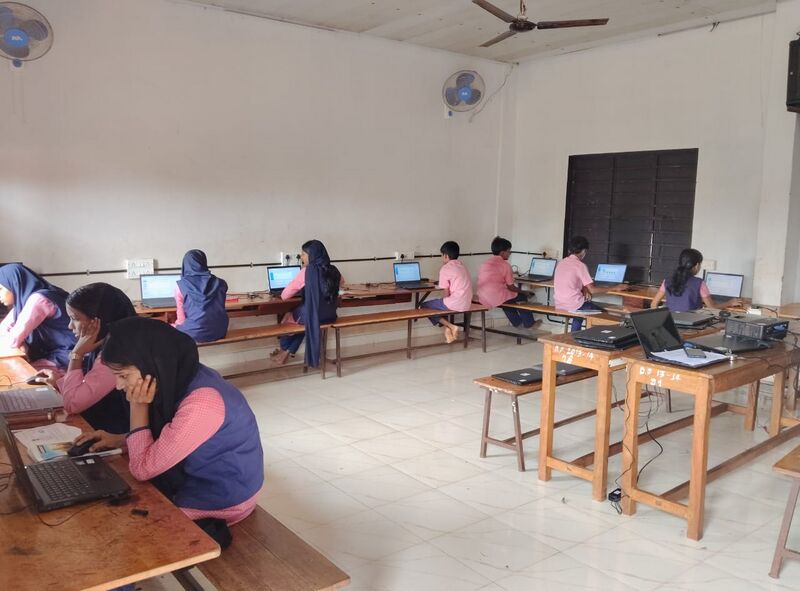 പ്രമാണം:18139 APT.jpg