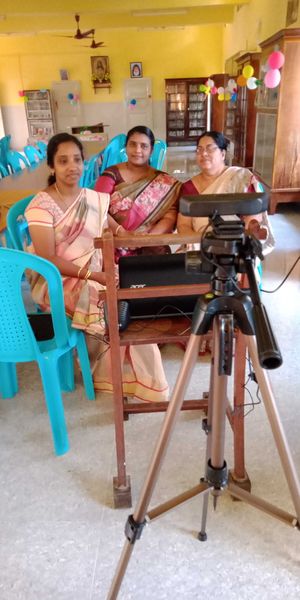 പ്രമാണം:26036-zoom video confrence.jpg