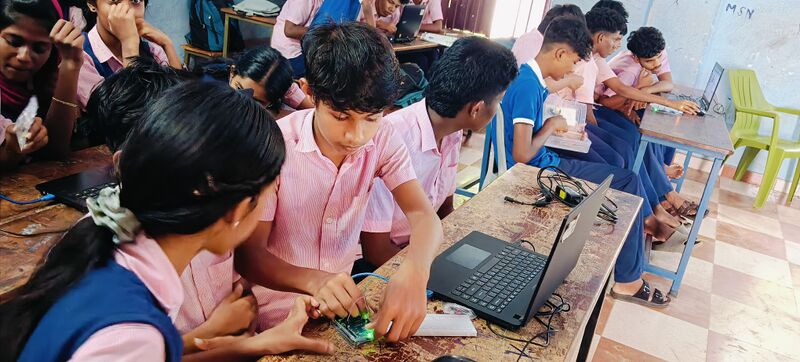 പ്രമാണം:34022 robotics 10.jpg