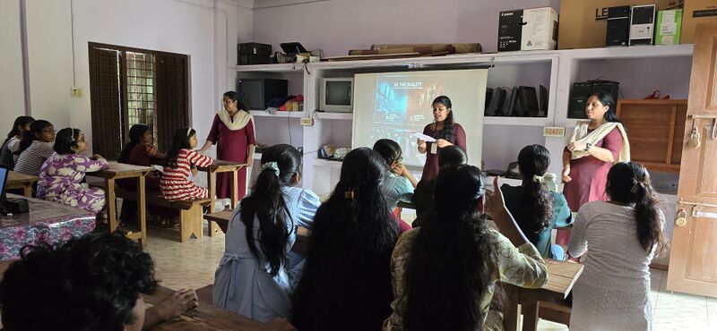 പ്രമാണം:38034-LK Freedom-04.jpg