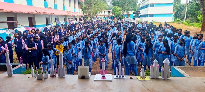 പ്രമാണം:42027moonday assembly.jpg