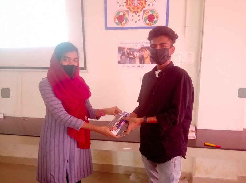 പ്രമാണം:42040LK Class P1.png