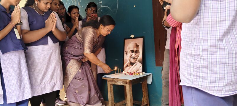 പ്രമാണം:42069 gandhi 2.jpg