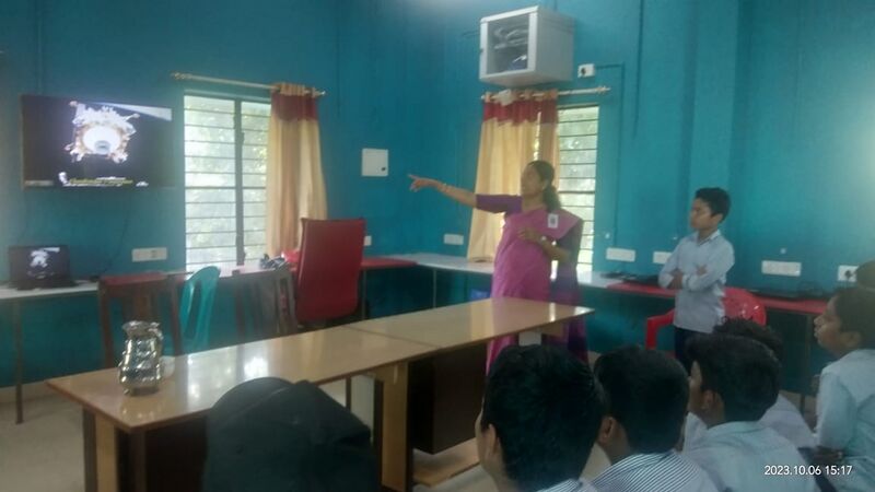 പ്രമാണം:43003 hitech.jpg
