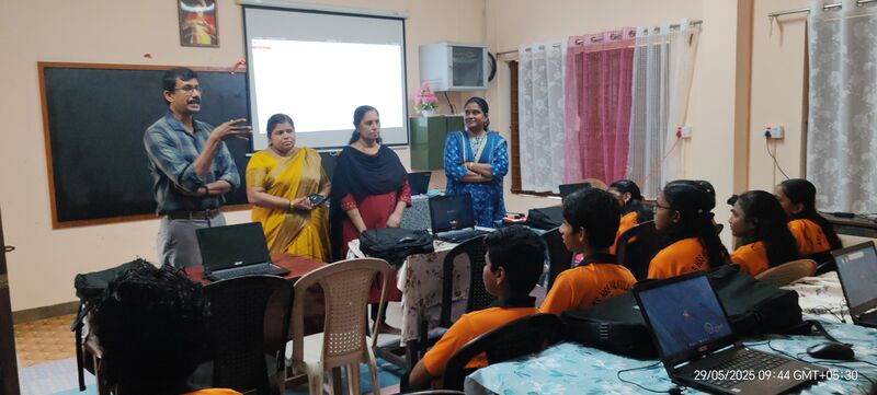 പ്രമാണം:43055 little kites 2024-2027..Camp.jpg