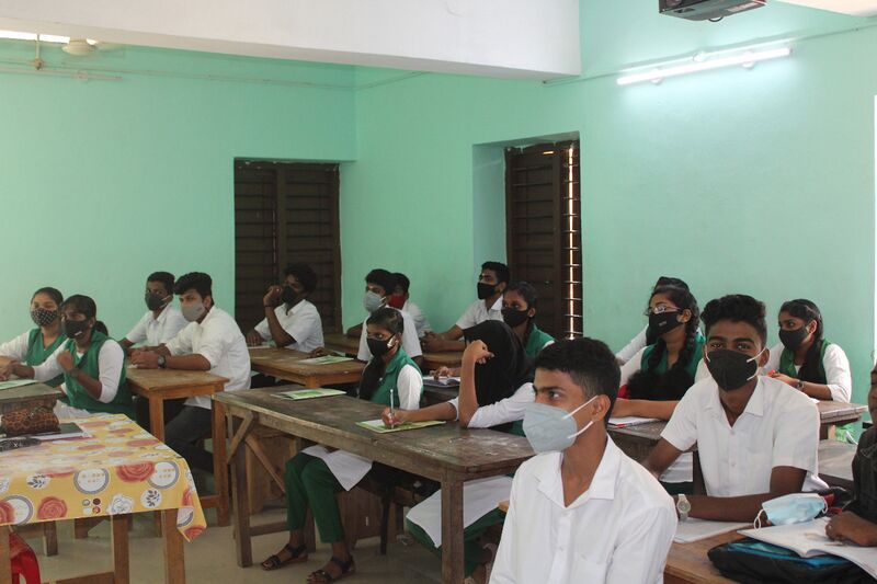 പ്രമാണം:44050 22 16 e17.jpeg