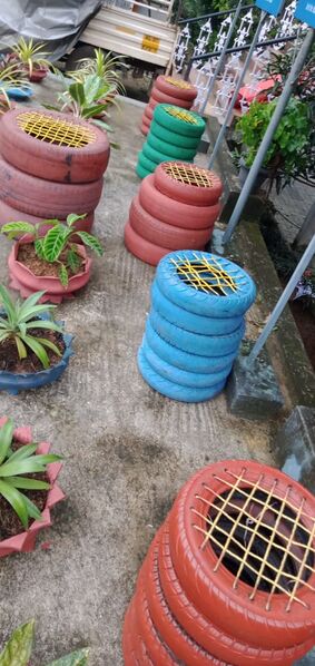 പ്രമാണം:47045-Tyre seat.jpeg