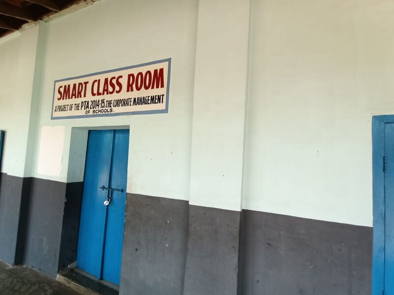 പ്രമാണം:SMHS Smart Class Room.jpg