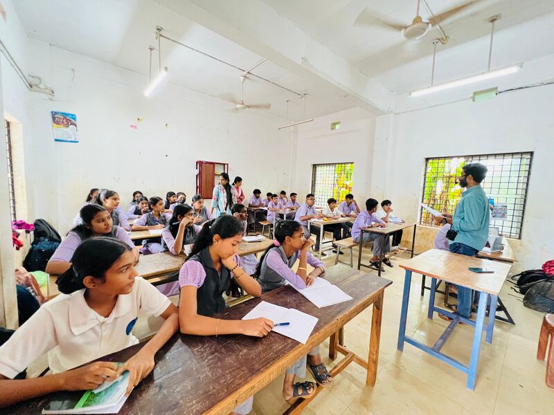 പ്രമാണം:12070 chandradinam 4.jpg