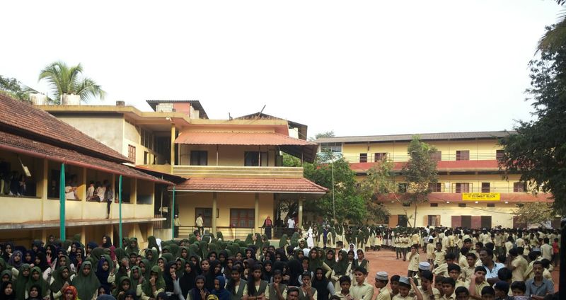 പ്രമാണം:16079 kalolsavam.jpg