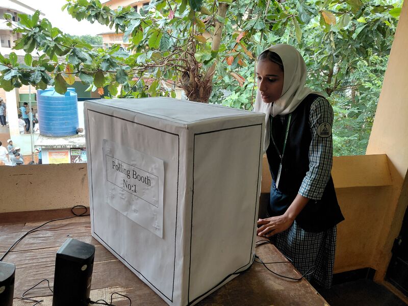 പ്രമാണം:19077 school parlament election2.jpg