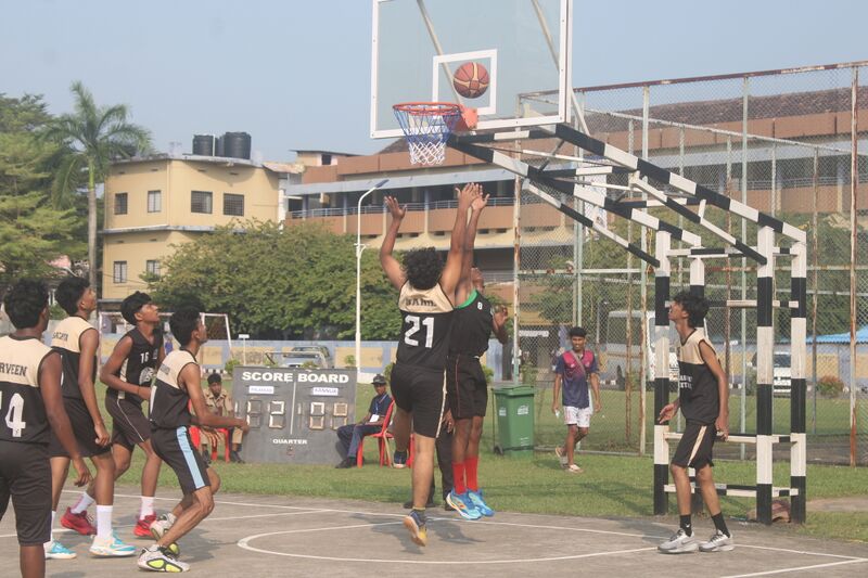 പ്രമാണം:26067 BasketBall 40.resized.JPG