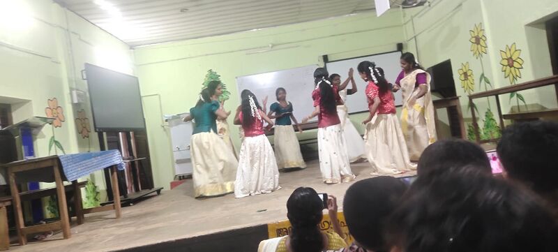 പ്രമാണം:29209 onam7.jpeg