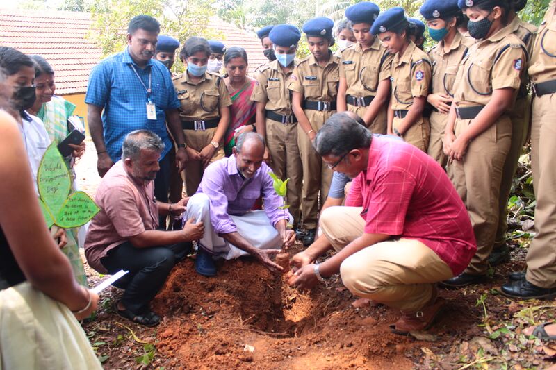 പ്രമാണം:31038 june5.JPG