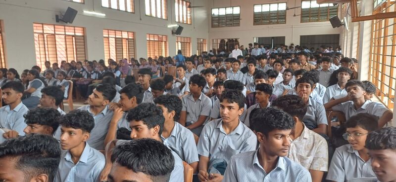 പ്രമാണം:33056 yf7.jpeg