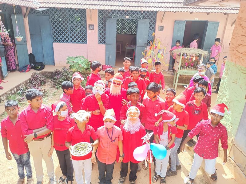 പ്രമാണം:42024 xmas2.jpg