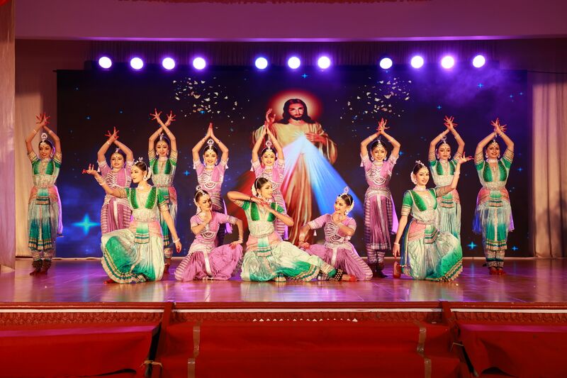 പ്രമാണം:Annual5 13006.JPG