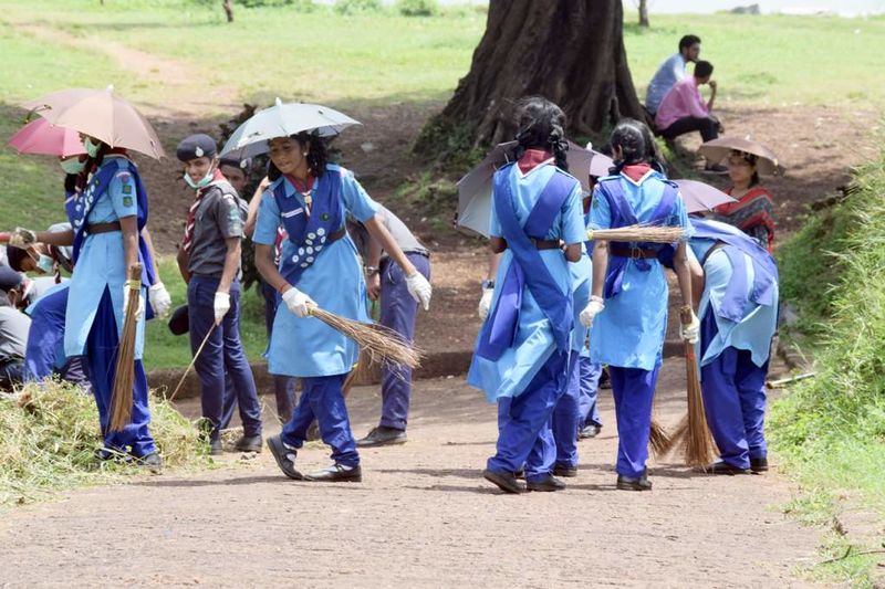 പ്രമാണം:Kadambur scout25.jpg