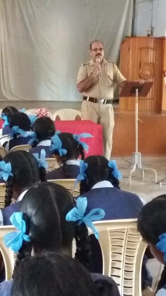 പ്രമാണം:Traffic awairness 43065.jpg