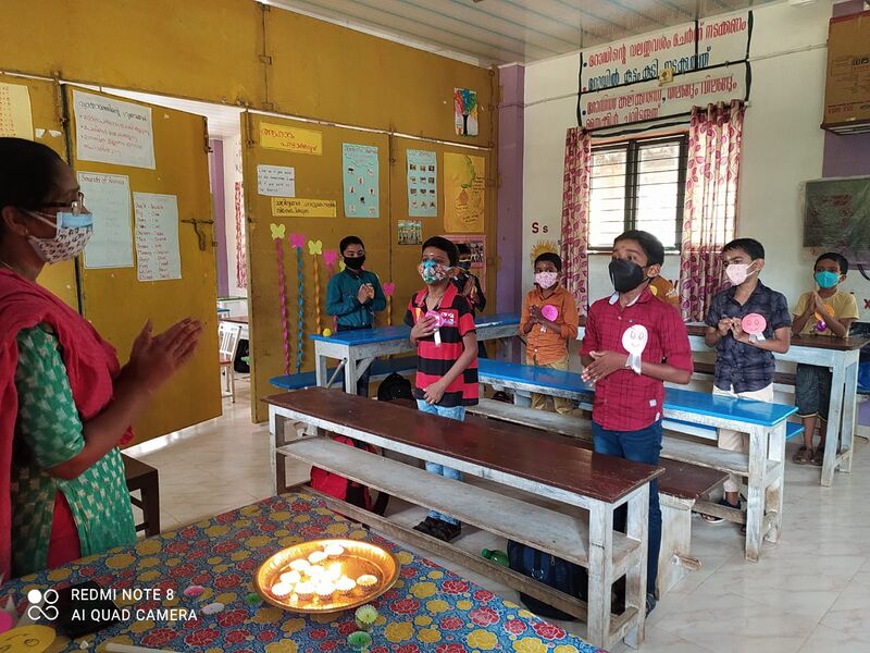 പ്രമാണം:തിരികെ സ്കൂളിലേക്ക് - അക്ഷരദീപം.jpg