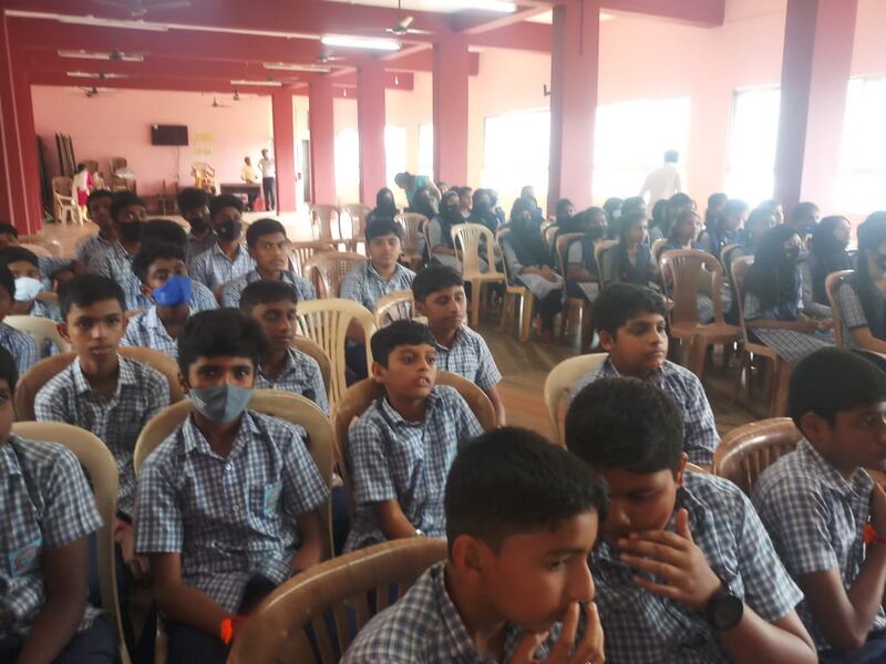 പ്രമാണം:11007 scintist3.jpeg