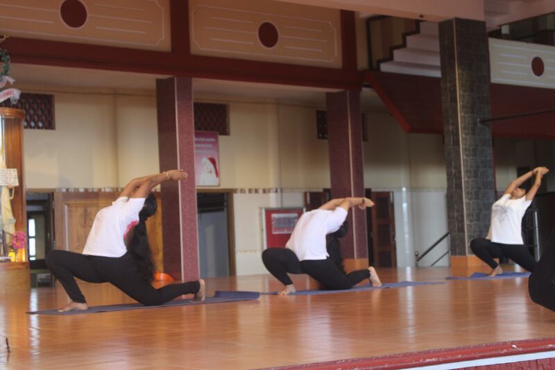 പ്രമാണം:13006 yoga1.JPG