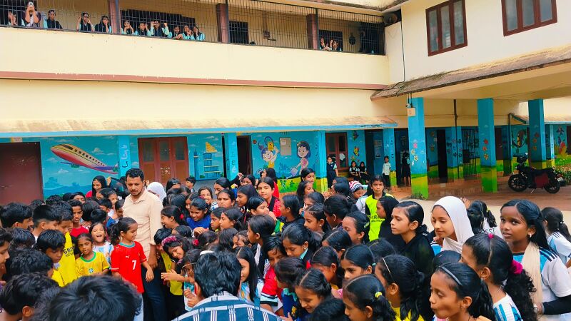 പ്രമാണം:13657-KNR-GOAL 2026- Goal crowd.jpg
