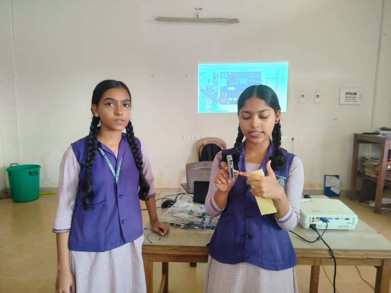 പ്രമാണം:14022 robotics.jpg