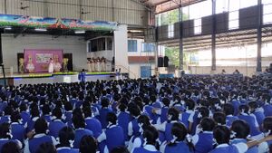 21001 back view.resized.jpg