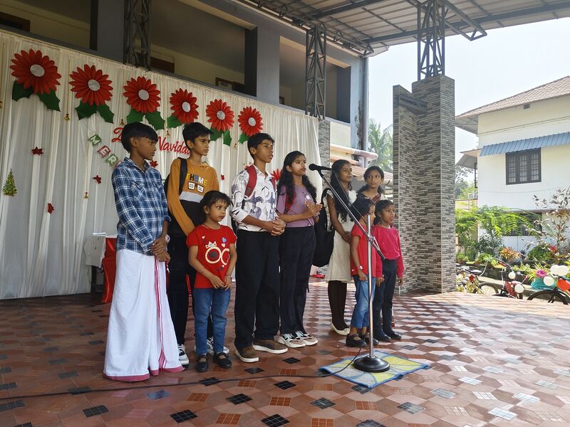 പ്രമാണം:26342 christmas'243.jpg