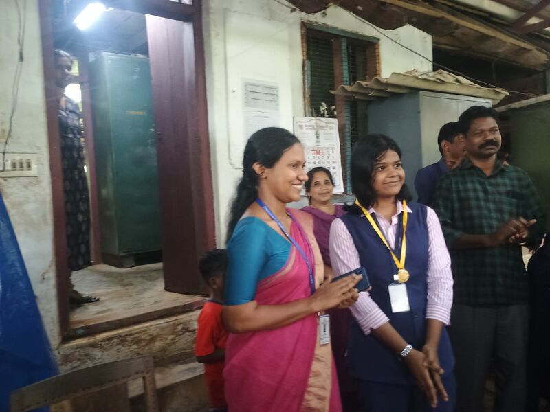 പ്രമാണം:32501 2 AAP.jpg