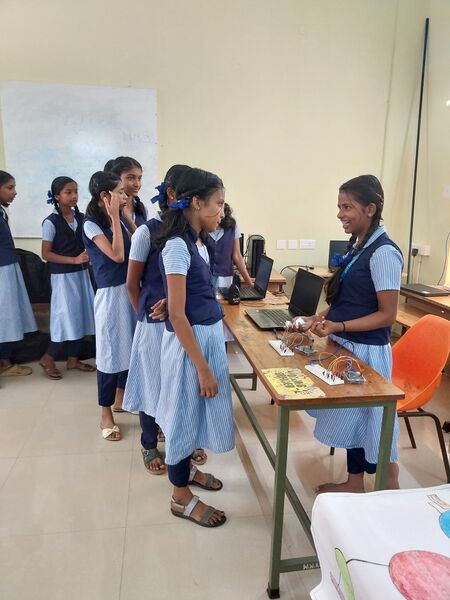 പ്രമാണം:34007 robotic fest.jpg