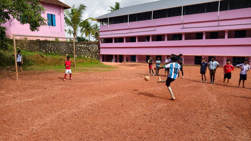 പ്രമാണം:41040-KLM-GOAL2026-BestKick-1.jpg