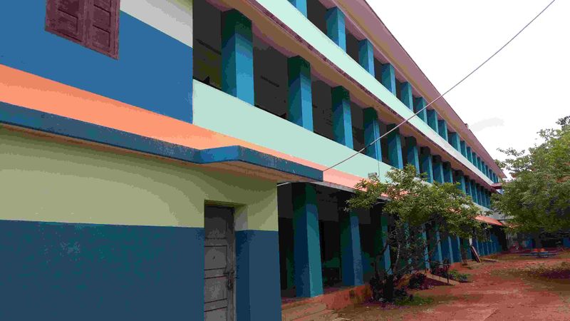 പ്രമാണം:42035 School3.jpg