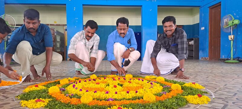 പ്രമാണം:44055 onam2024pta.jpg