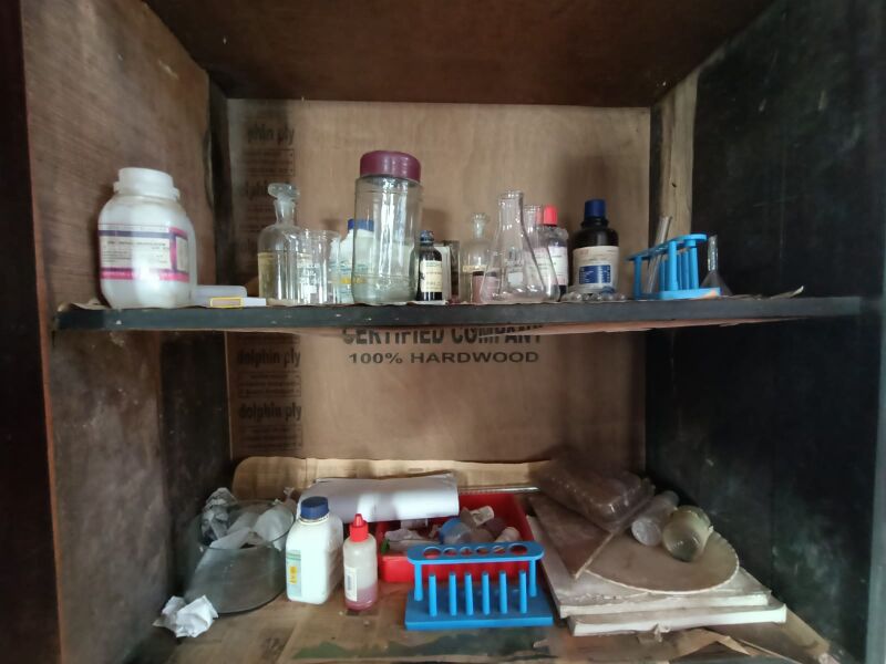 പ്രമാണം:SMHS Lab 5.jpg