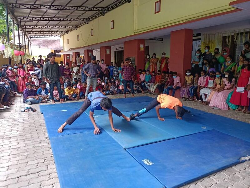 പ്രമാണം:21043-judo demo2.jpeg