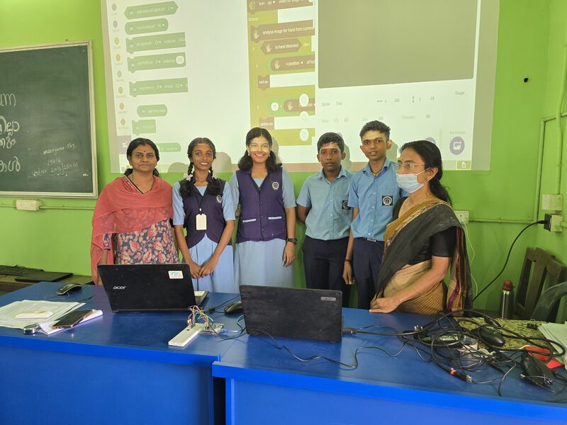 പ്രമാണം:25068 LK robofest2024-25-robotics team.jpg