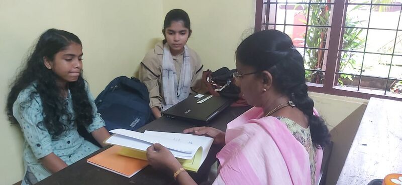 പ്രമാണം:28002-robotic surgery project.jpg