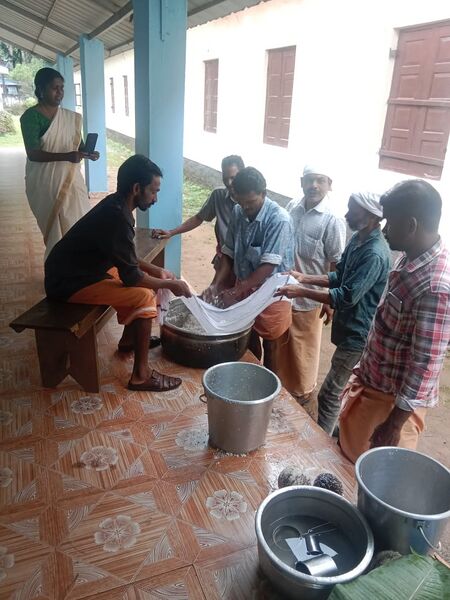 പ്രമാണം:29209 onam4.jpeg