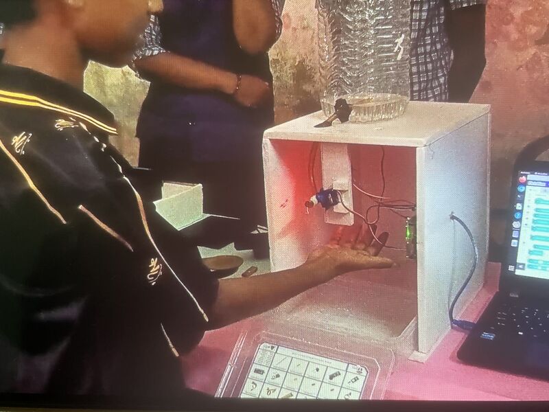 പ്രമാണം:39001 Sanitizer.jpg