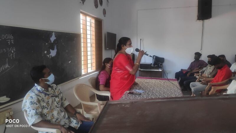 പ്രമാണം:44018 v1.jpg