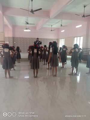 44215 dance practising.jpg