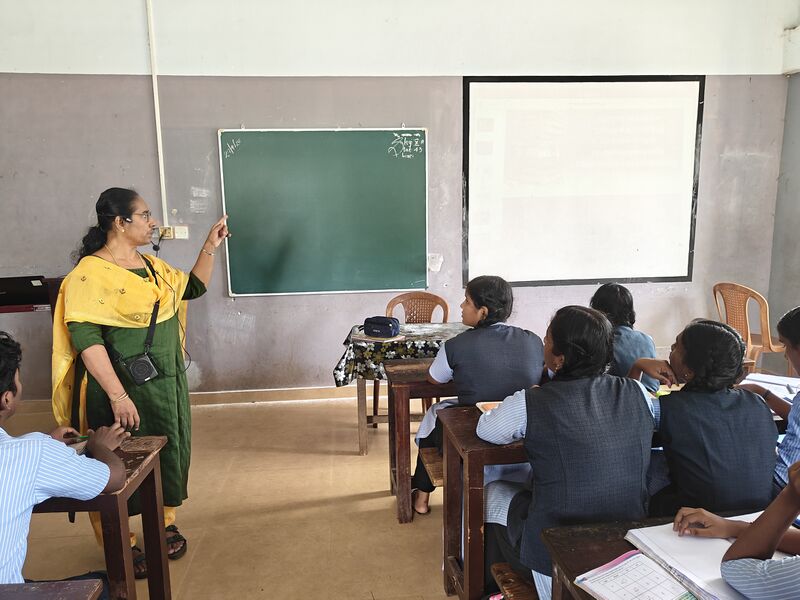 പ്രമാണം:46024-LK FF 1.jpg