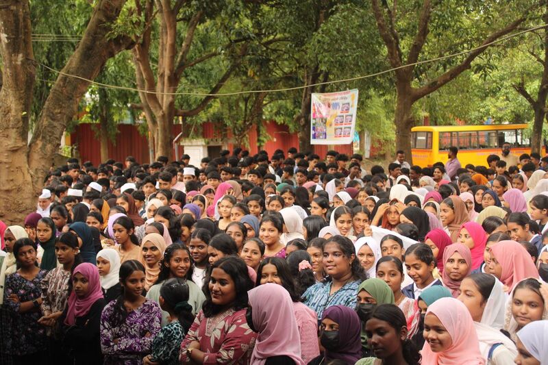 പ്രമാണം:48045 25.1.jpg