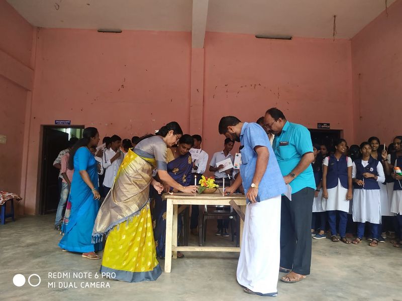 പ്രമാണം:INDEPENDENCE DAY 9.jpg