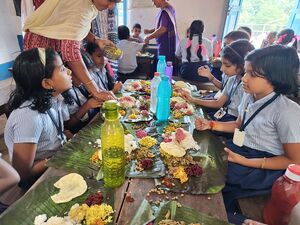 ഊണിന്റെ മേളം.jpeg