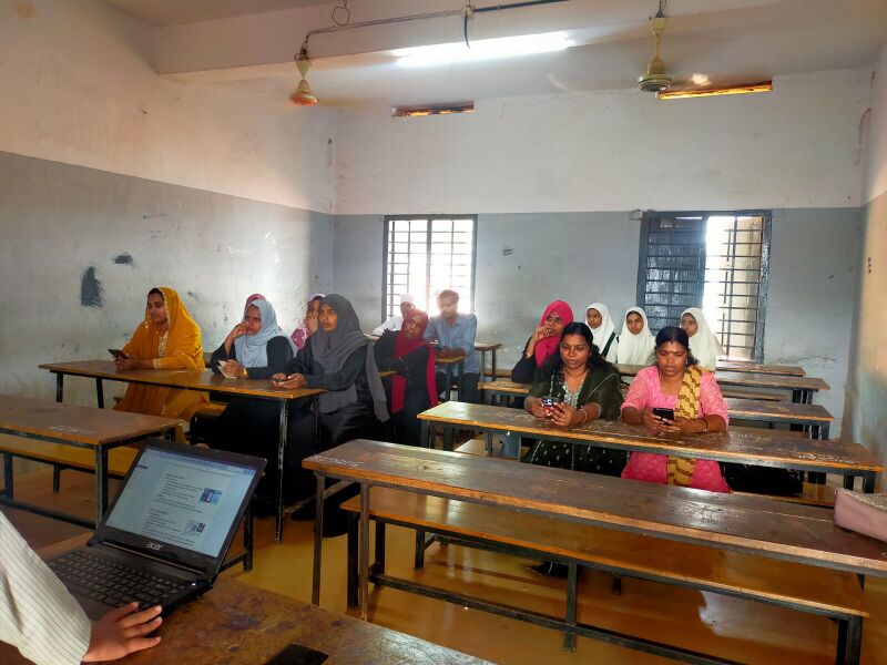 പ്രമാണം:18005-AI Training2.jpeg